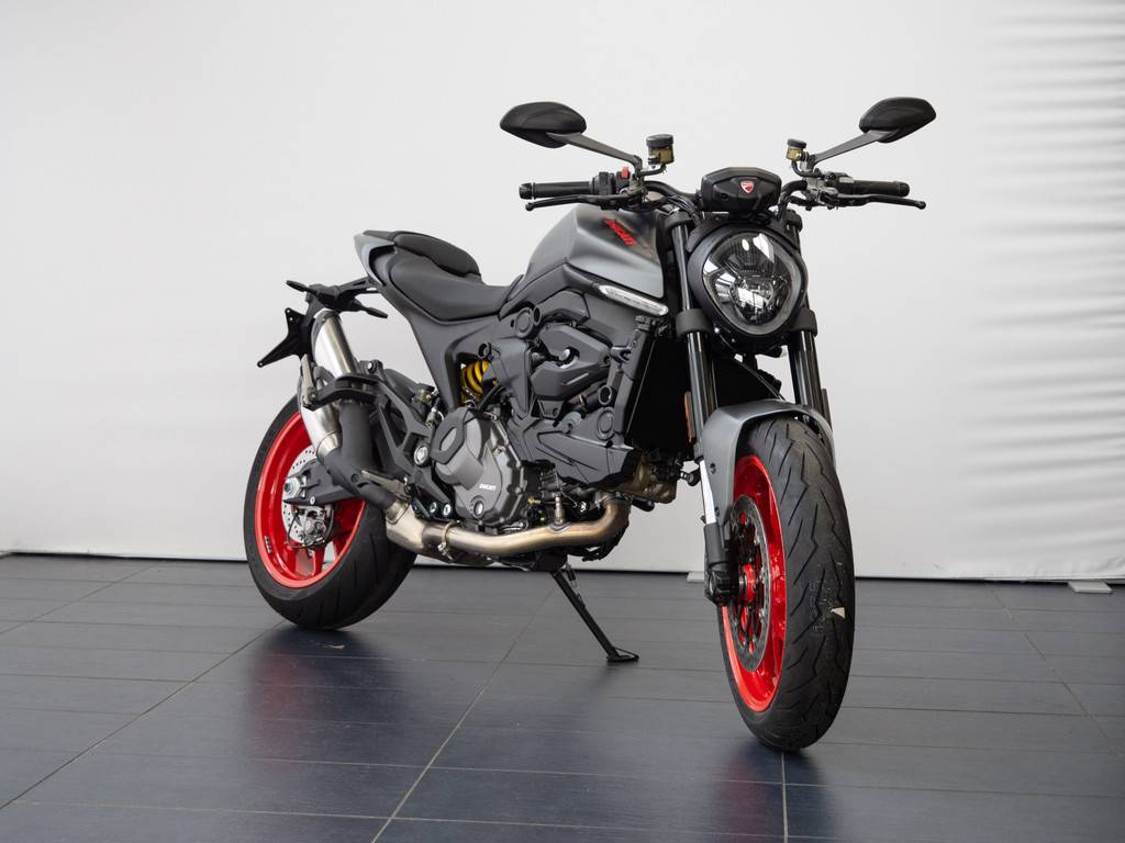 DUCATI Monster 1.000,- EURO Zubehör for free