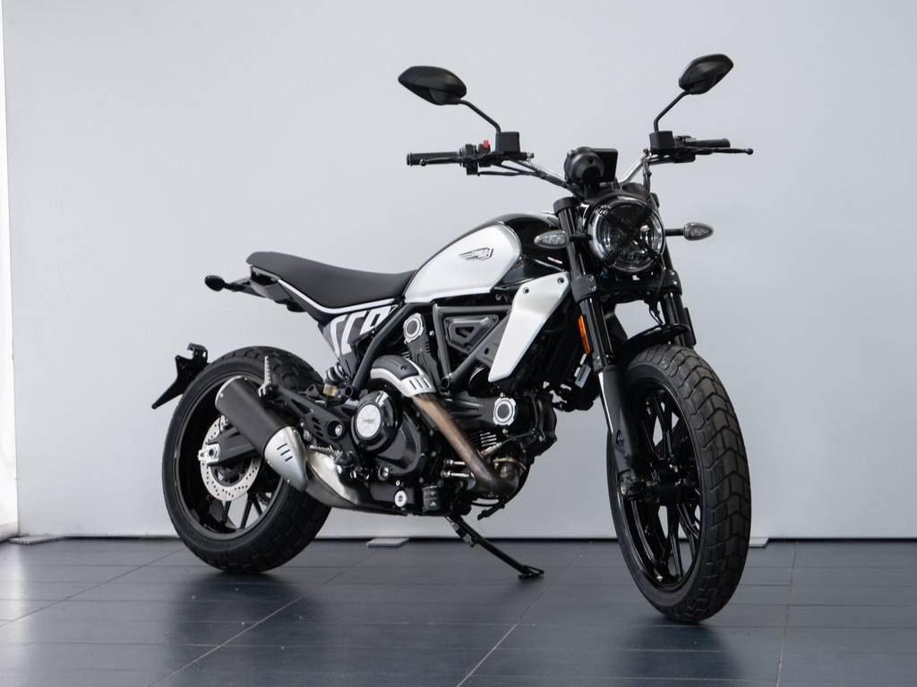 DUCATI Scrambler Icon 800 1.000,- EURO Zubehör for free