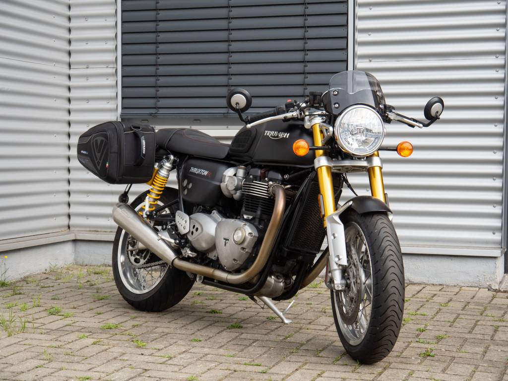 TRIUMPH Thruxton R 1200