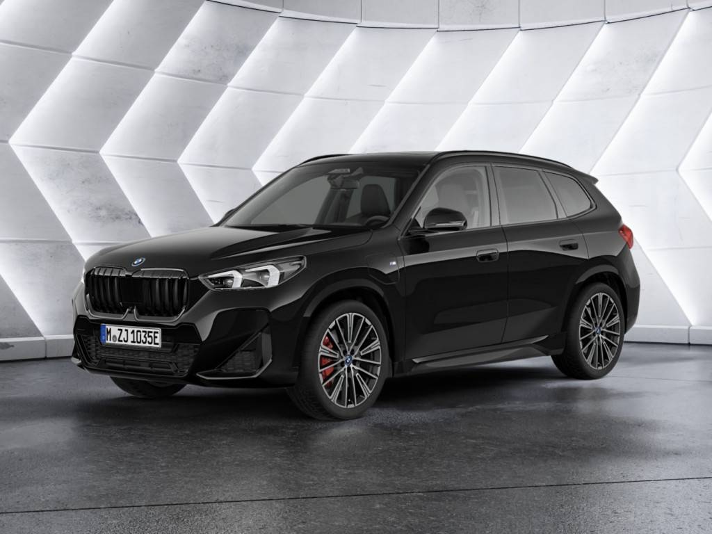 BMW X1 xDrive 30e M-Sport AKTIVSITZE LED PANO 360°